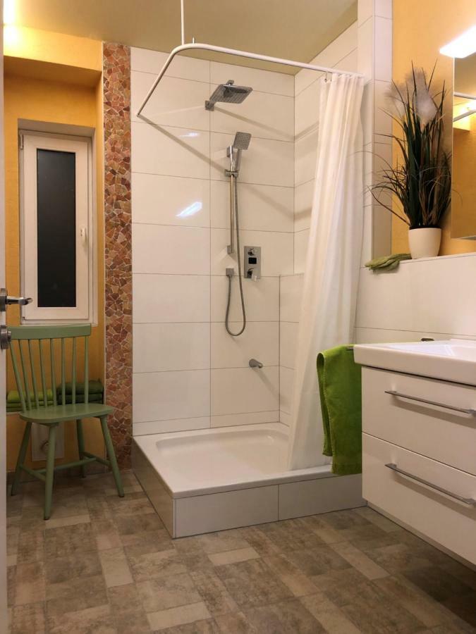 Calm Spacy Room, Own Modern Bath, Near Center, To 1 Person Or A Couple - Not Suitable For Craftsmen, Not Accepted - Privatly Rented Nuremberga Exterior foto